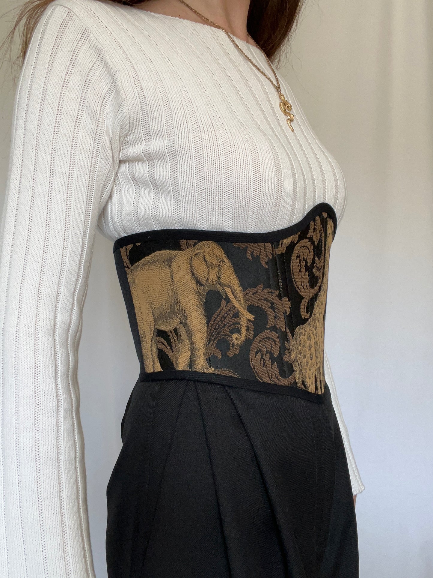 Underbust corsage belt “Wild grace”