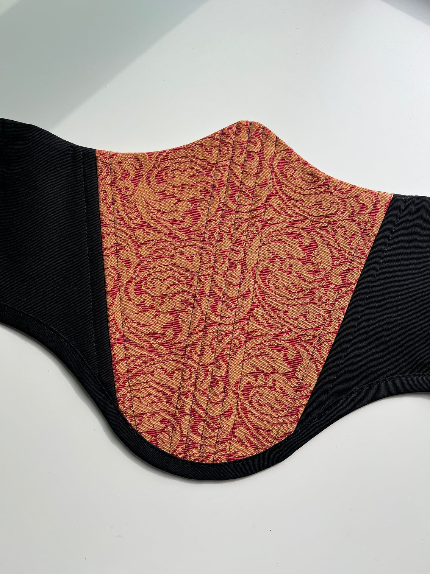 Reversible Corsage Belt in Black Twill & Damask