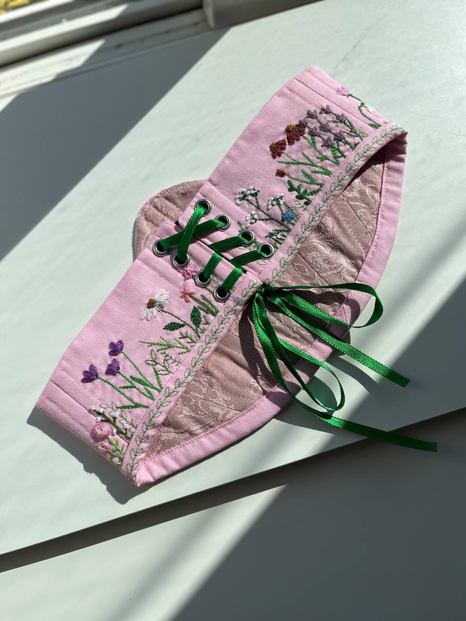 Embroidered floral corset belt size XS-S