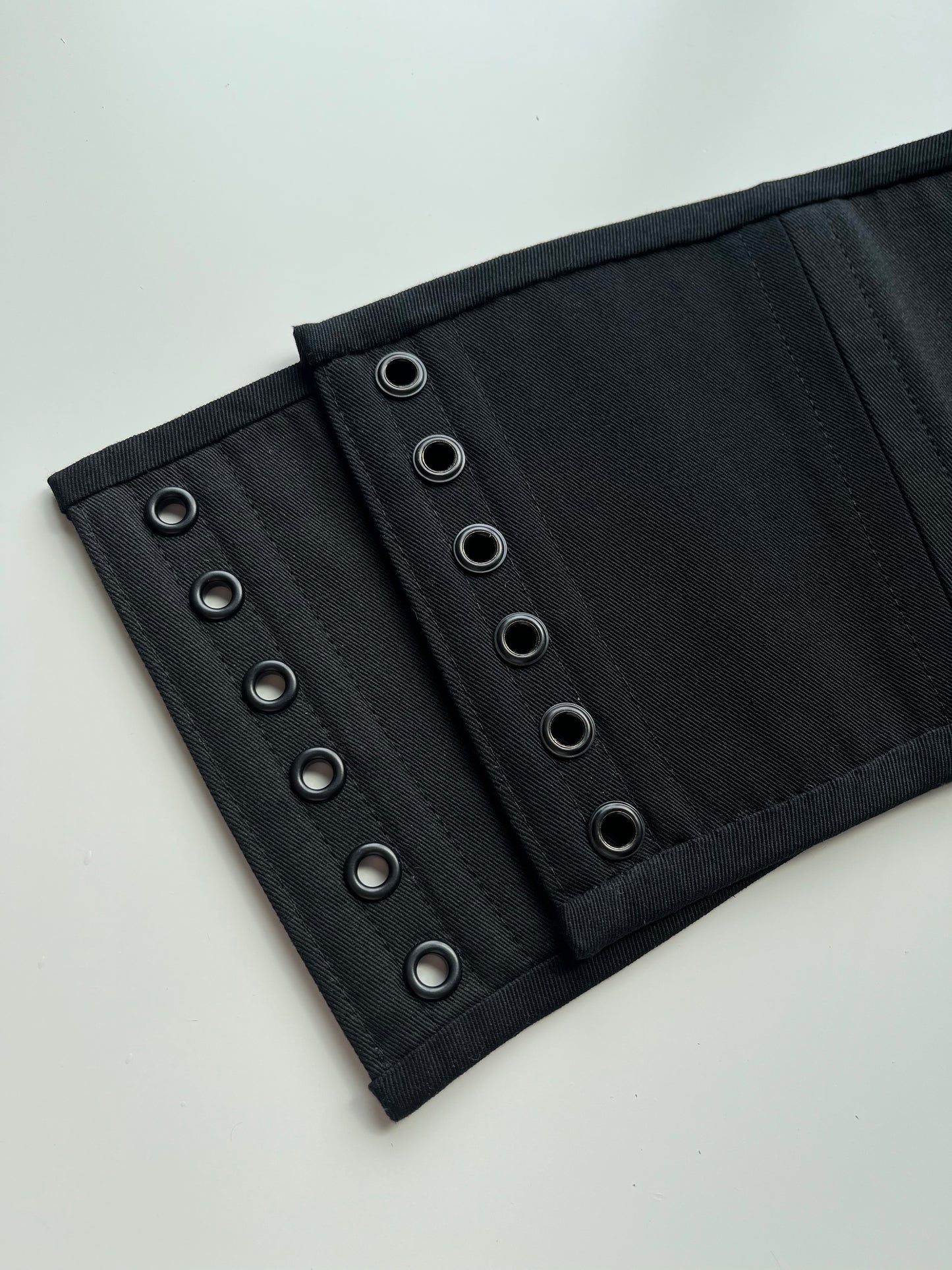 Underbust corsage belt “Wild grace”