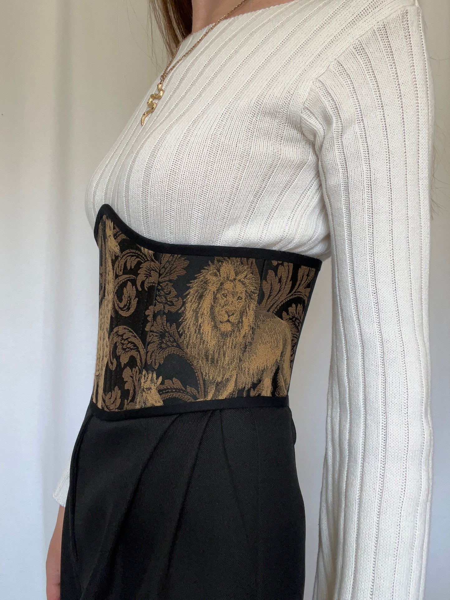 Underbust corsage belt “Wild grace”