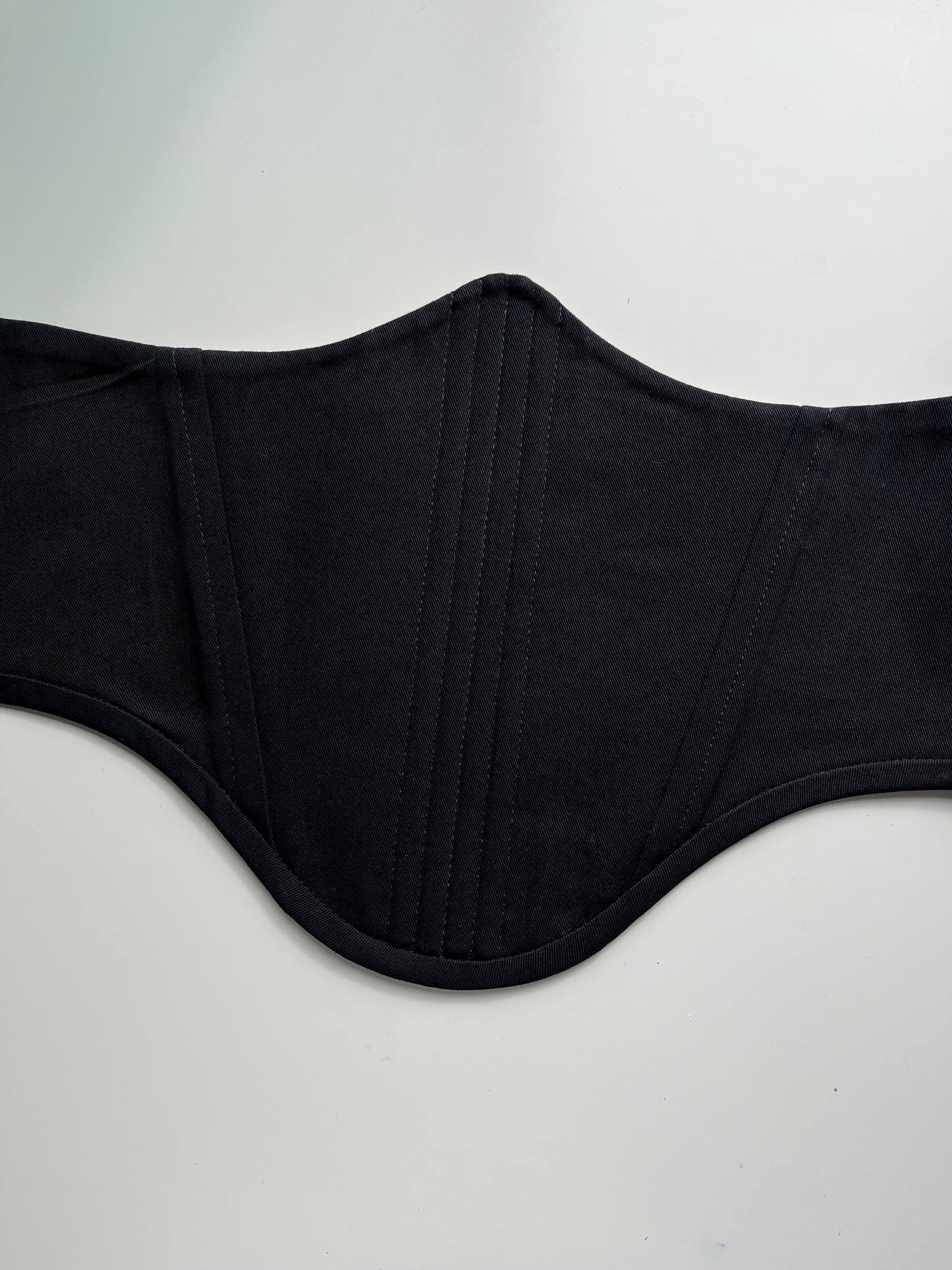 Reversible Corsage Belt in Black Twill & Damask