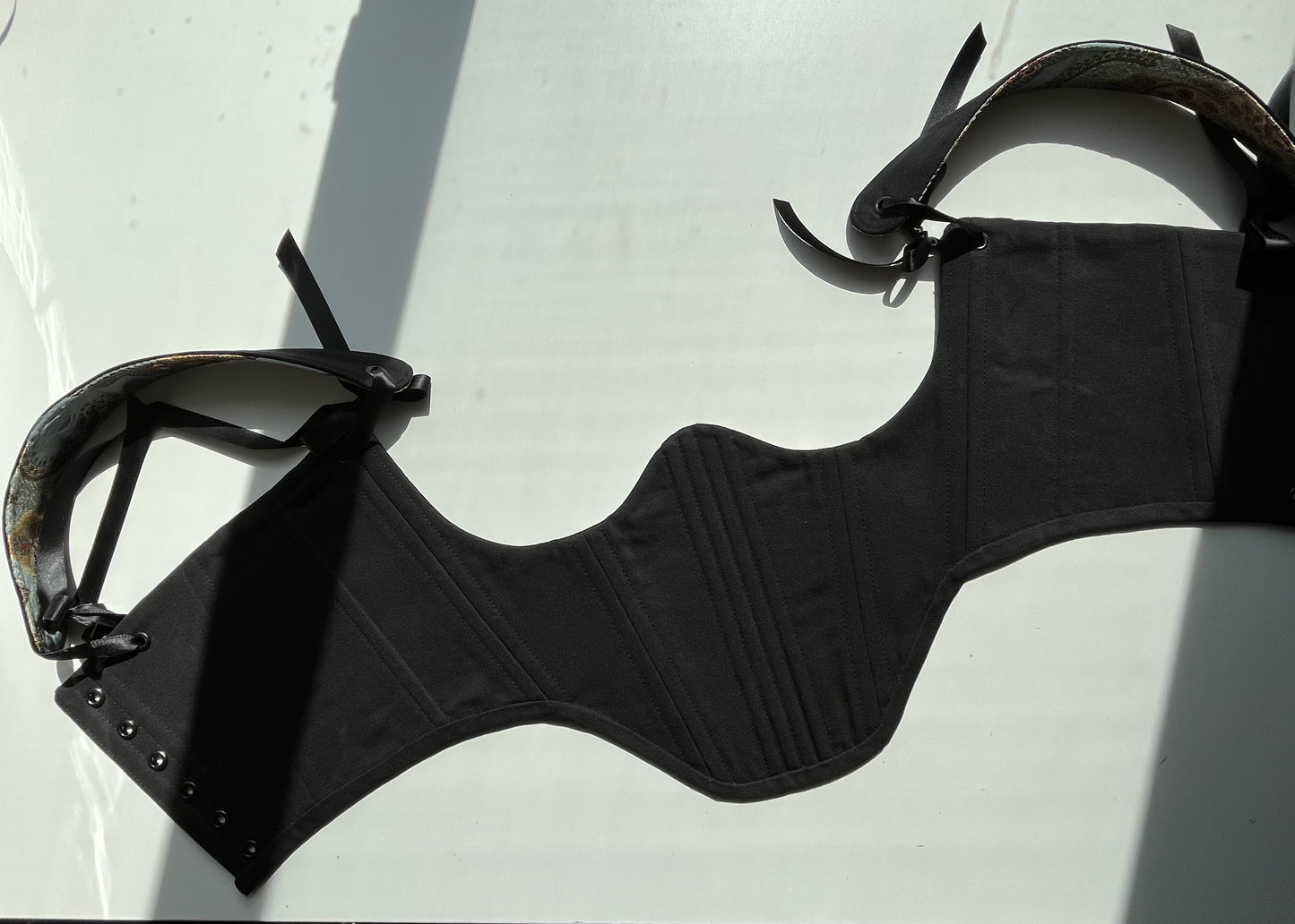 Underbust corsage with removable shoulder straps