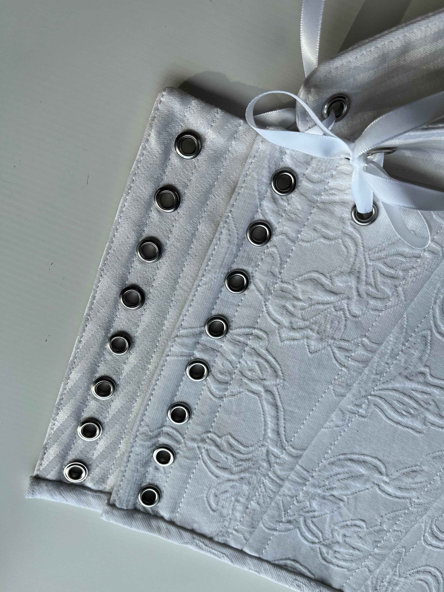 Updated “Luna” corset with removable shoulder straps 🌙