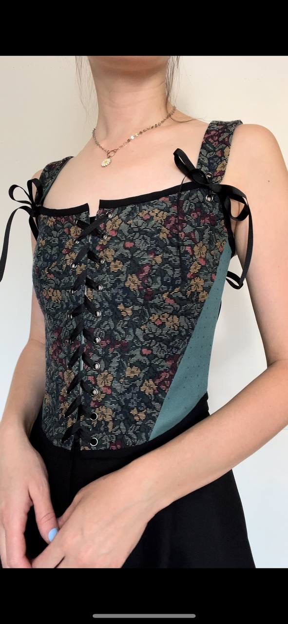Tapestry corset, size small,4/s/44